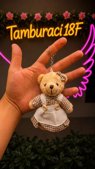 Kıyafetli Peluş Kız Ayıcık Anahtarlık 12’li Paket | Toptan Peluş Anahtarlık