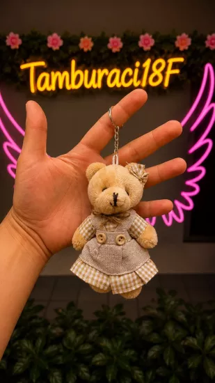 Kıyafetli Peluş Kız Ayıcık Anahtarlık 12’li Paket | Toptan Peluş Anahtarlık
