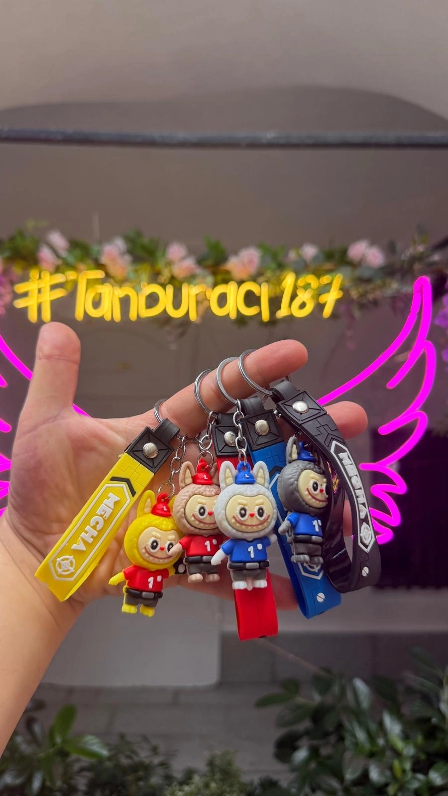 Sevimli Karakter Figürlü Silikon Anahtarlık 12’li Paket | Toptan Figürlü Anahtarlık